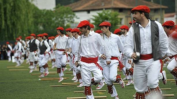 Danza vasca masculina